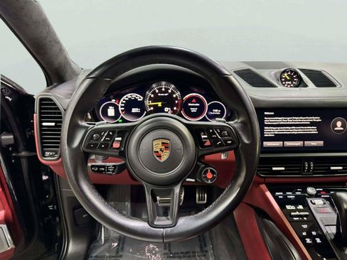 Used 2022 Porsche Cayenne Turbo GT AWD/4WD image 50