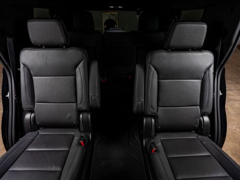 Used 2023 Chevrolet Tahoe Z71 w/ Luxury Package AWD/4WD image 33