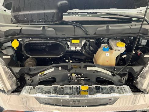Used 2025 RAM ProMaster 2500 w/ U-Haul Equipment Group FWD image 27