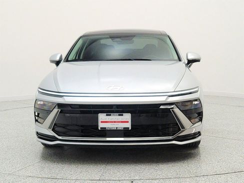 Used 2024 Hyundai Sonata Limited FWD image 2