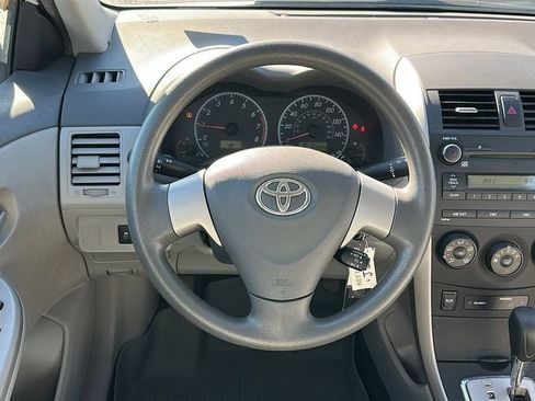 Used 2010 Toyota Corolla LE image 12
