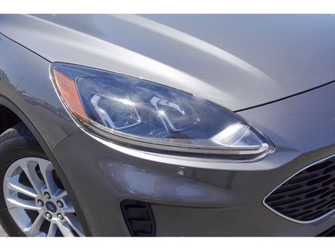 Used 2022 Ford Escape SE AWD/4WD image 2