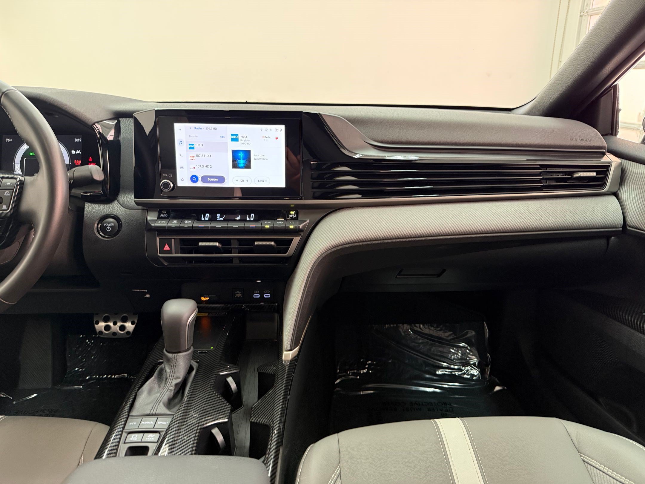 Used 2026 Toyota Camry SE w/ Convenience Package FWD image 30