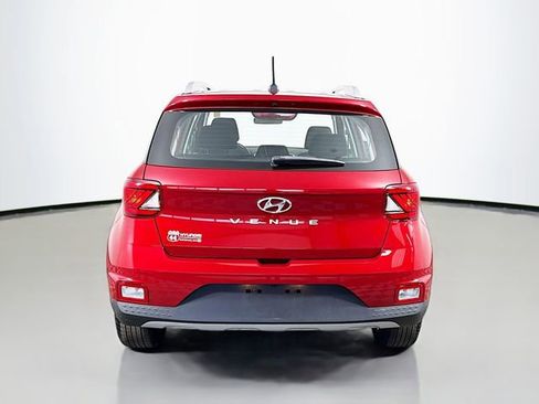 Used 2024 Hyundai Venue SEL image 7