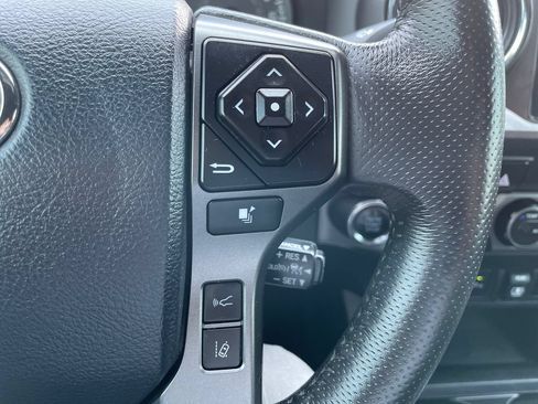 Certified 2019 Toyota Tacoma TRD Off-Road w/ TRD Premium Off Road Package AWD/4WD image 23