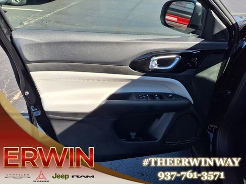 Certified 2024 Jeep Compass Limited image 15