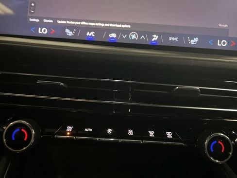 Certified 2024 Chevrolet Traverse LT w/ Midnight/Sport Edition FWD image 18