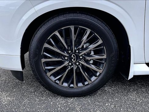 Certified 2026 INFINITI QX80 Autograph w/ Premium Cargo Package AWD/4WD image 11