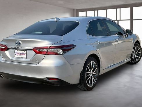 Used 2024 Toyota Camry XLE FWD image 6