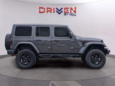 Used 2021 Jeep Wrangler Unlimited Sahara image 6