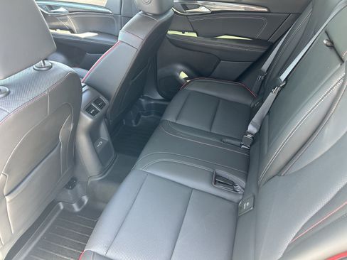 Certified 2022 Buick Envision Essence w/ Technology Package I AWD/4WD image 28