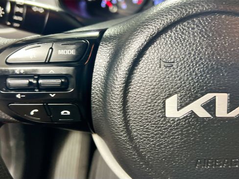 Used 2022 Kia Rio S image 18