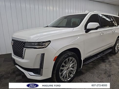 Used 2022 Cadillac Escalade ESV Premium Luxury image 8