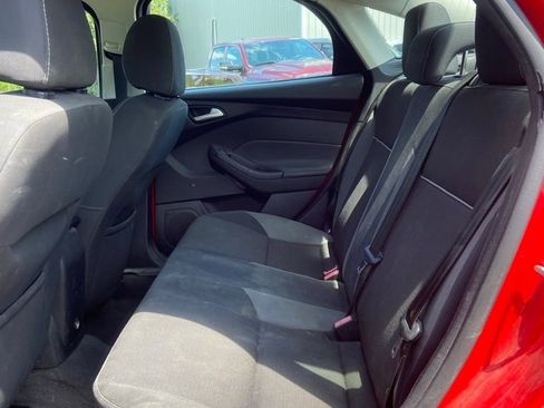 Used 2014 Ford Focus SE FWD image 12