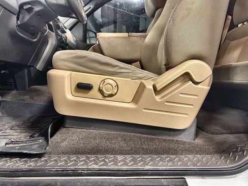 Used 2011 Ford F150 XLT w/ XLT Convenience Pkg image 12