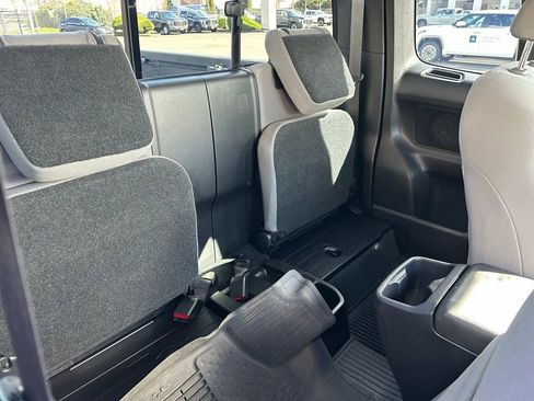 Certified 2018 Toyota Tacoma SR5 w/ SR5 Appearance Package (SM) image 14