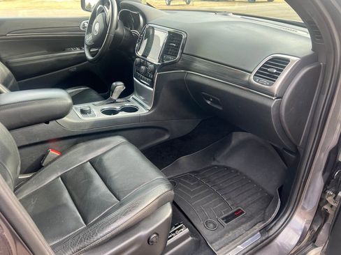 Used 2019 Jeep Grand Cherokee Limited w/ Luxury Group II image 30