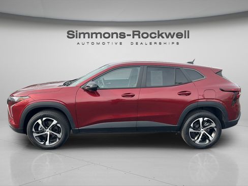 Used 2024 Chevrolet Trax RS image 8