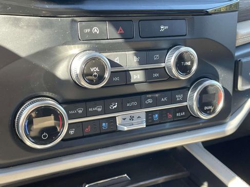 Used 2023 Ford Expedition Limited image 20