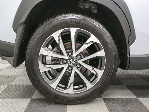 Used 2023 Toyota Corolla Cross XLE w/ Convenience Package AWD/4WD image 17