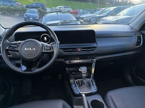 Certified 2024 Kia Seltos EX AWD/4WD image 10