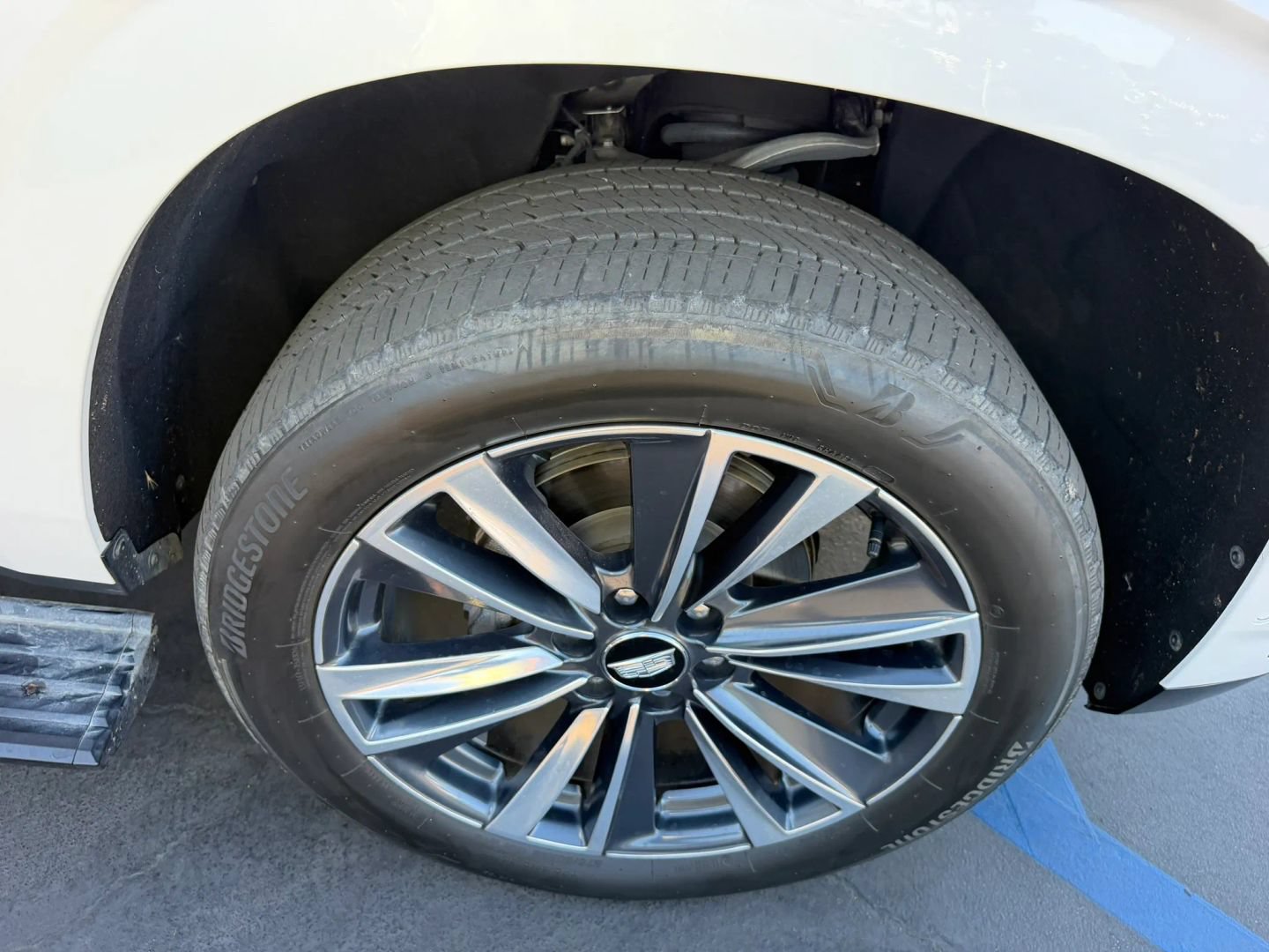 Used 2025 Cadillac Escalade ESV Sport AWD/4WD image 47