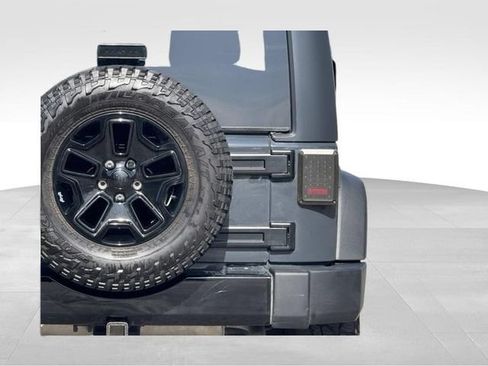 Used 2017 Jeep Wrangler Sport AWD/4WD image 5