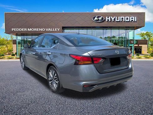 Used 2025 Nissan Altima 2.5 SV FWD image 5
