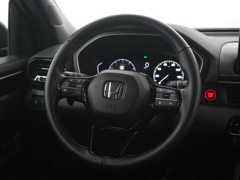 Used 2025 Honda Pilot Sport image 17