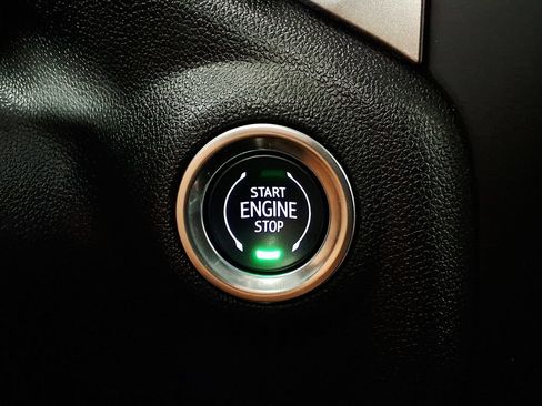 Used 2020 Chevrolet Silverado 1500 RST w/ Texas Edition RWD image 17