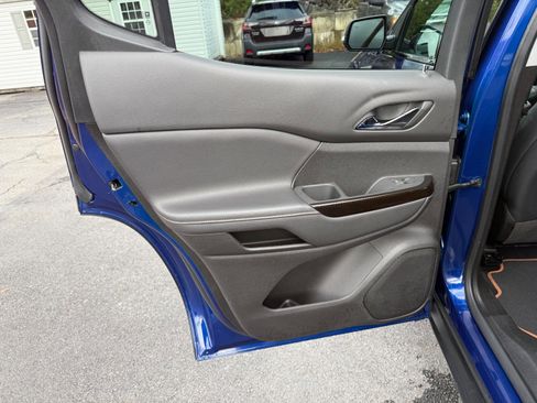 Used 2023 GMC Acadia AT4 w/ Technology Package image 20