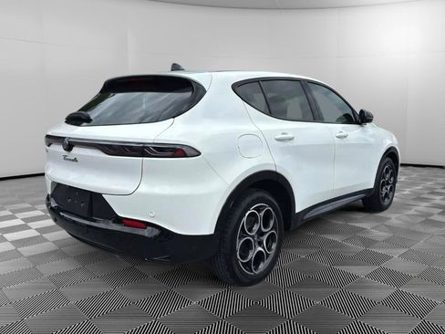 Used 2025 Alfa Romeo Tonale w/ Premium Package AWD/4WD image 4