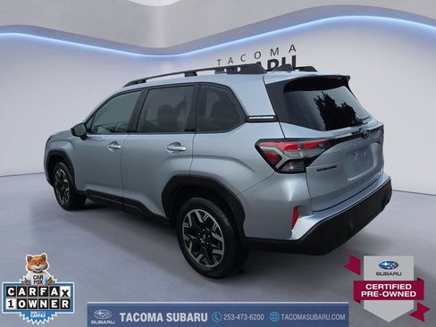 Used 2025 Subaru Forester Premium AWD/4WD image 3