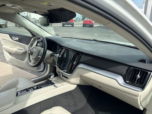 Used 2019 Volvo S60 T6 Momentum w/ Premium Package AWD/4WD image 29