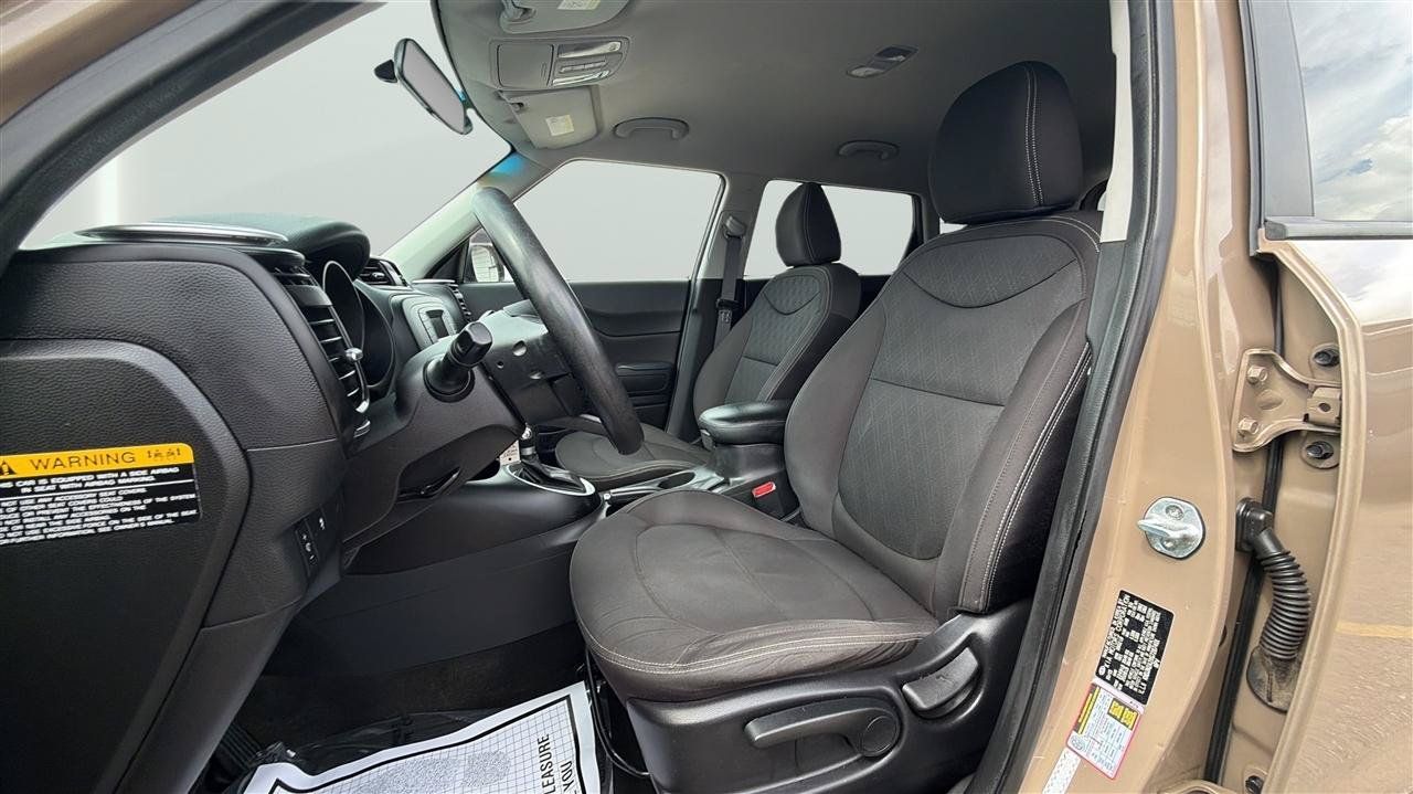 Used 2016 Kia Soul FWD image 26
