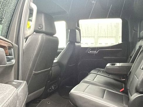 Used 2025 GMC Sierra 1500 SLT AWD/4WD image 30
