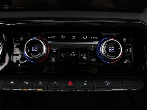 New 2026 GMC Sierra 1500 AT4 w/ AT4 Premium Package AWD/4WD image 8