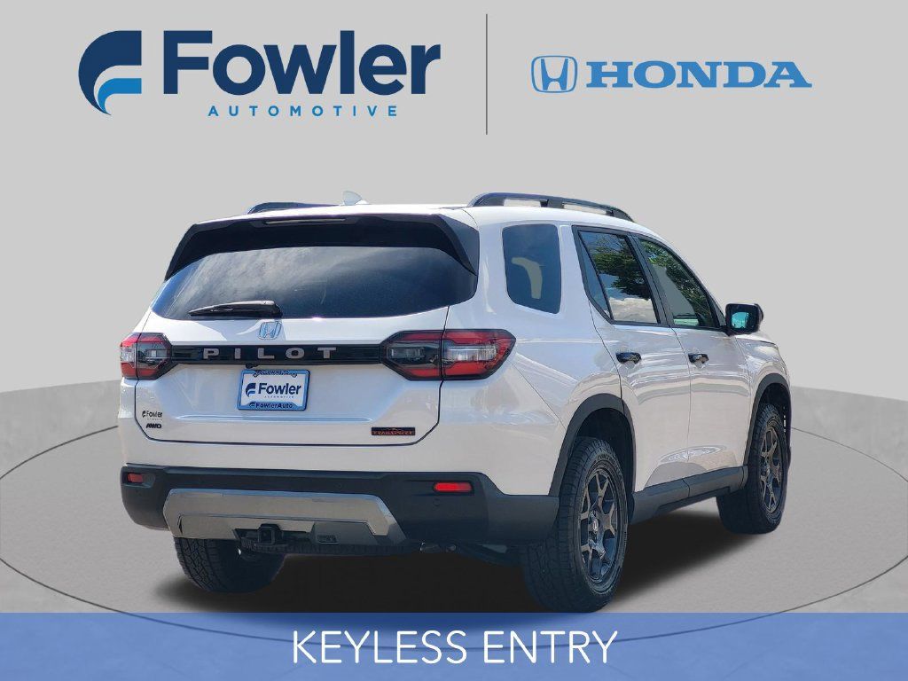 Certified 2026 Honda Pilot TrailSport image 7