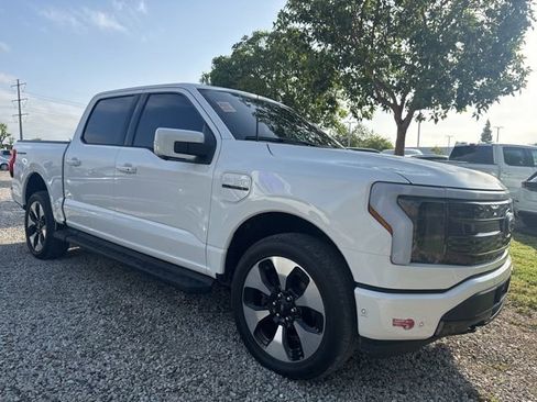 Used 2023 Ford F150 Lightning Platinum image 4