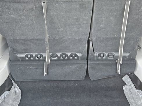 Used 2023 Chrysler Voyager LX image 22