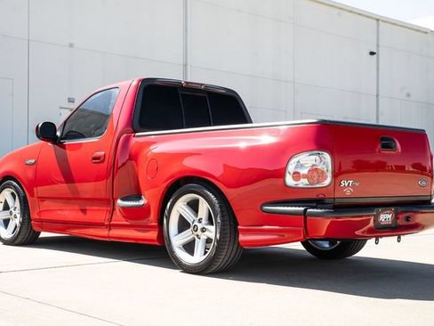 Used 2004 Ford F150 Lightning RWD image 10