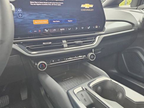 New 2026 Chevrolet Equinox EV RS image 16