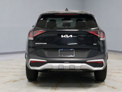 Used 2025 Kia Sportage LX AWD/4WD image 10