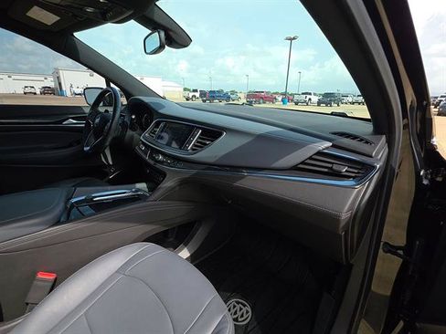 Used 2023 Buick Enclave Essence FWD image 13