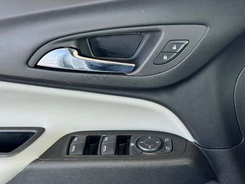 Used 2024 Chevrolet Equinox LT image 35