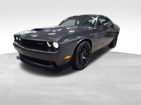 Used 2016 Dodge Challenger SRT Hellcat image 3