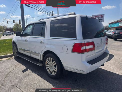 Used 2012 Lincoln Navigator 4WD image 4