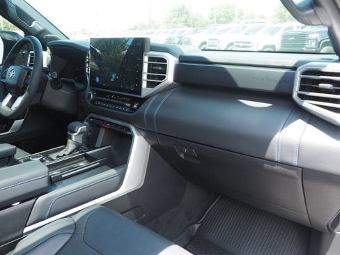 Used 2025 Toyota Sequoia Platinum AWD/4WD image 24