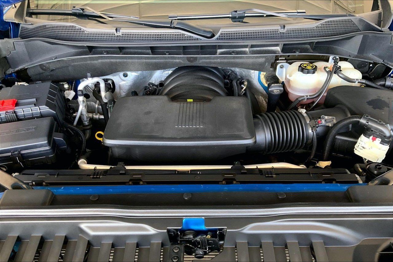 Used 2024 Chevrolet Silverado 1500 ZR2 w/ Technology Package AWD/4WD image 9