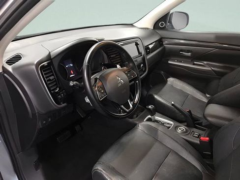 Used 2016 Mitsubishi Outlander GT AWD/4WD image 9